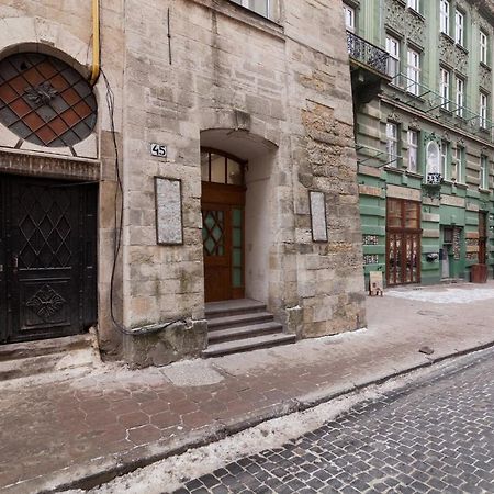 Friends House On Square Rynok Lejlighed Lviv Eksteriør billede