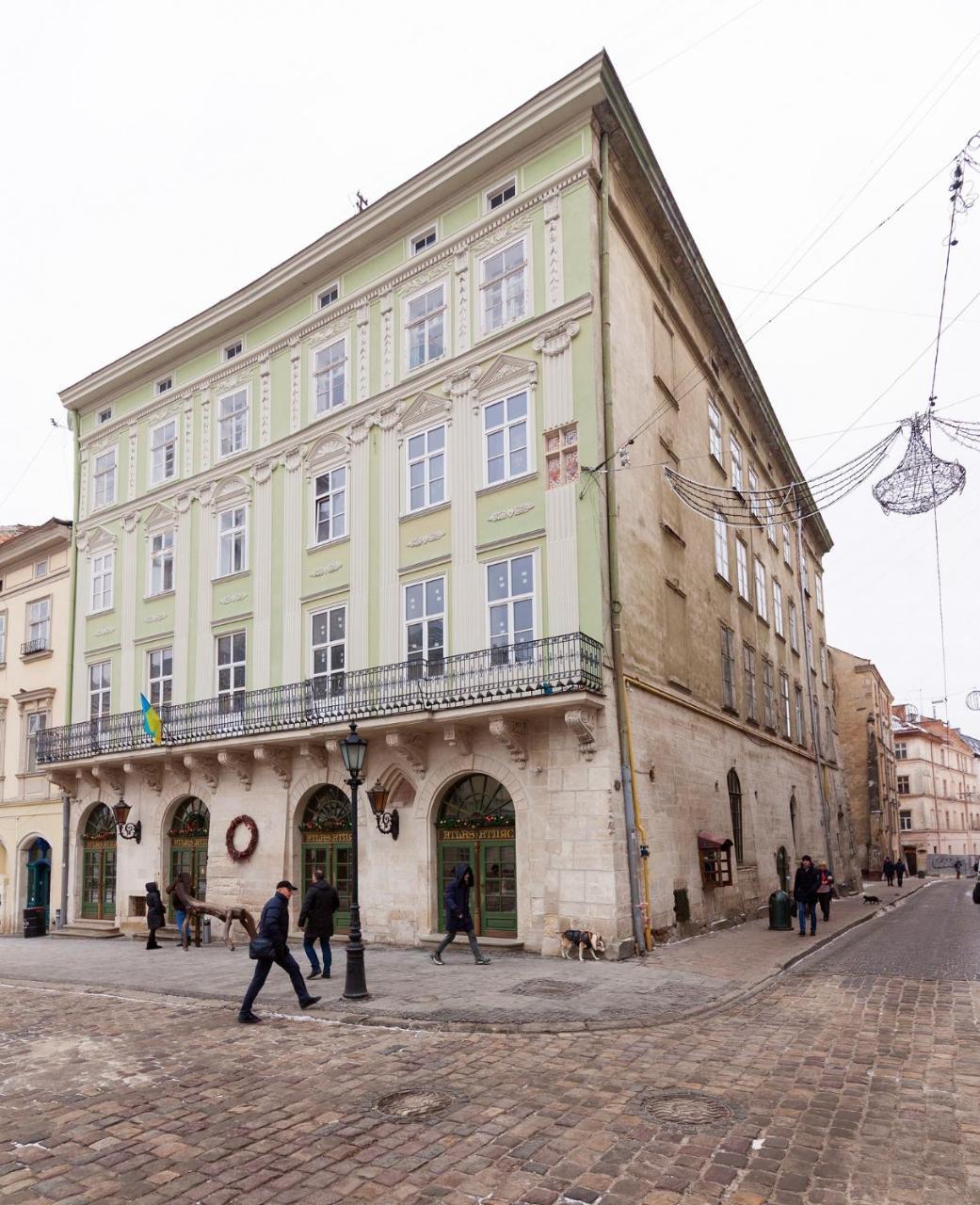 Friends House On Square Rynok Lejlighed Lviv Eksteriør billede